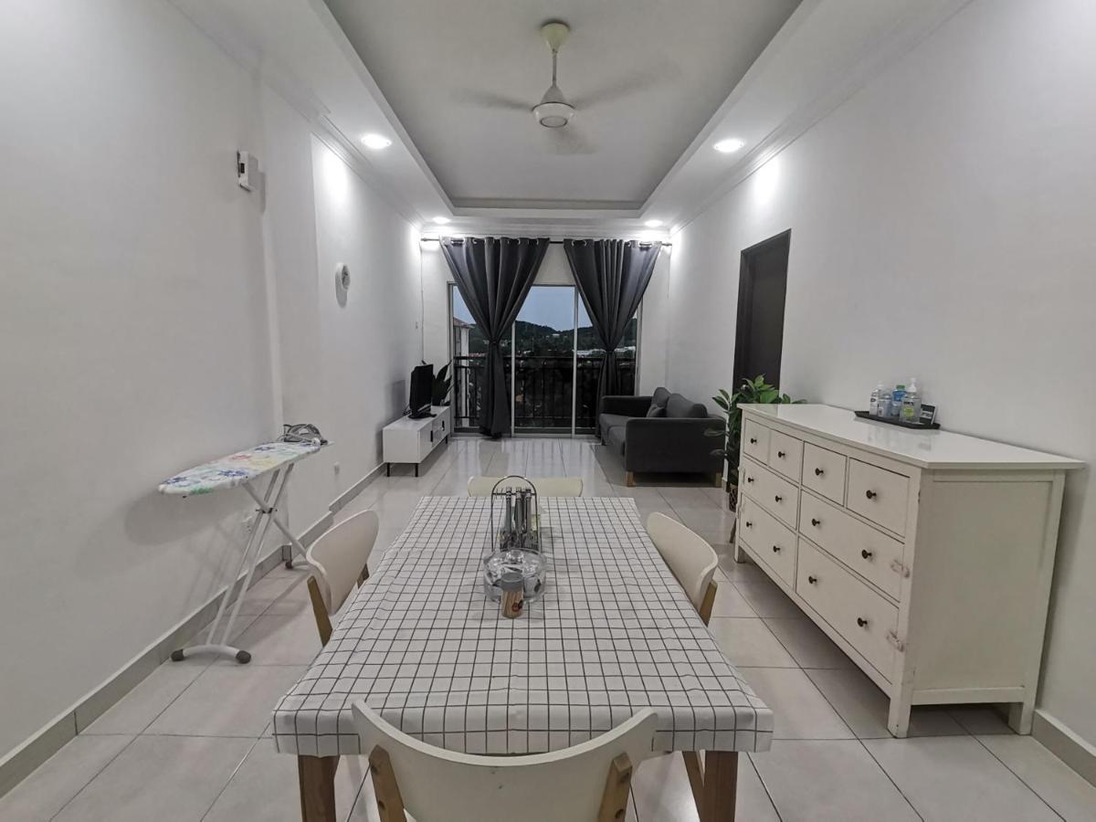 Yuslina Homestay Bandar Puncak Alam Luaran gambar