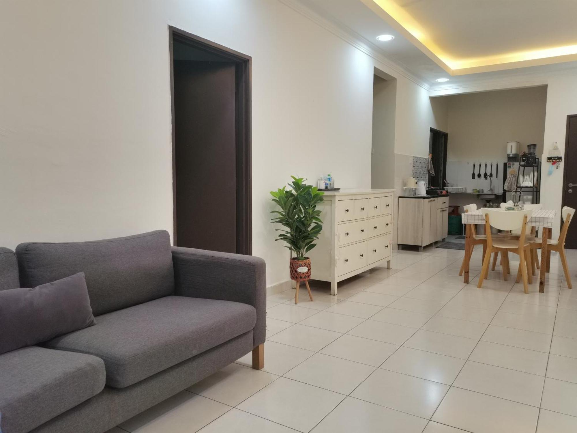 Yuslina Homestay Bandar Puncak Alam Luaran gambar